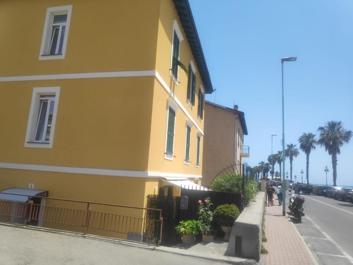 Apartmán Tuffonelblu Ventimiglia Exteriér fotografie