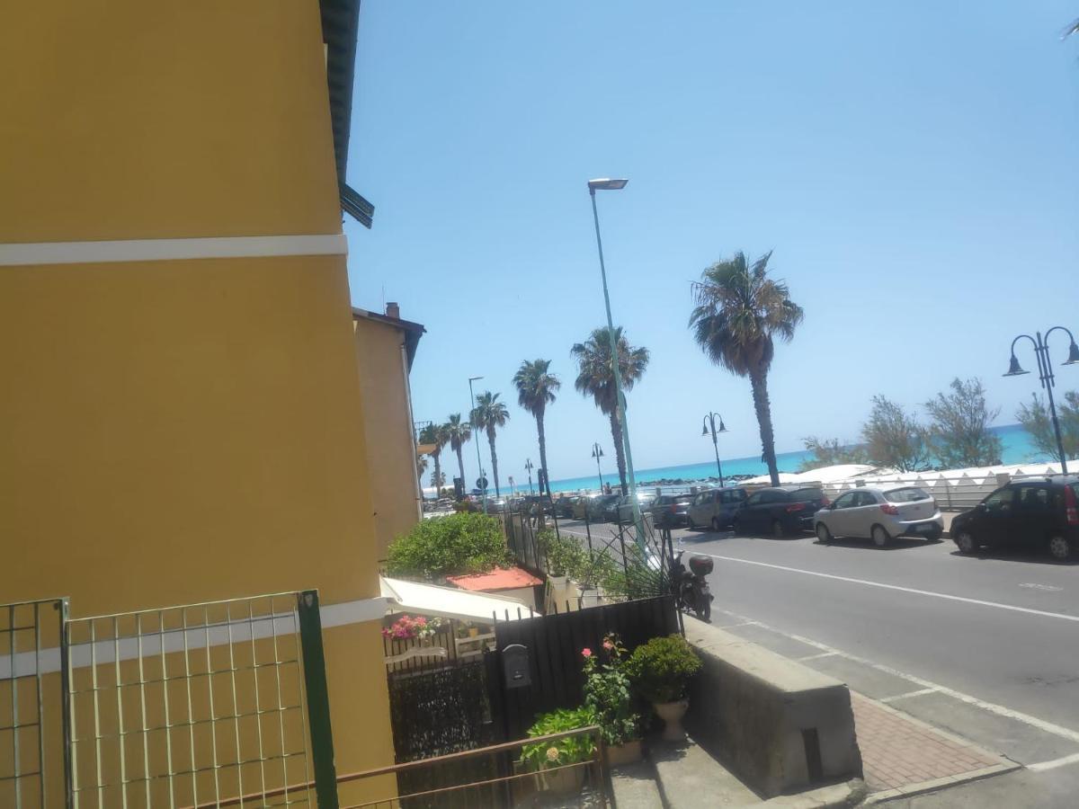 Apartmán Tuffonelblu Ventimiglia Exteriér fotografie