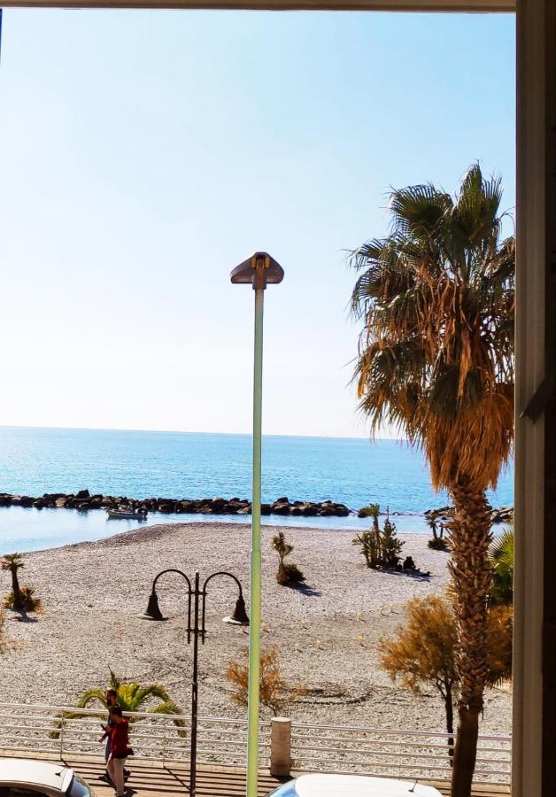 Apartmán Tuffonelblu Ventimiglia Exteriér fotografie